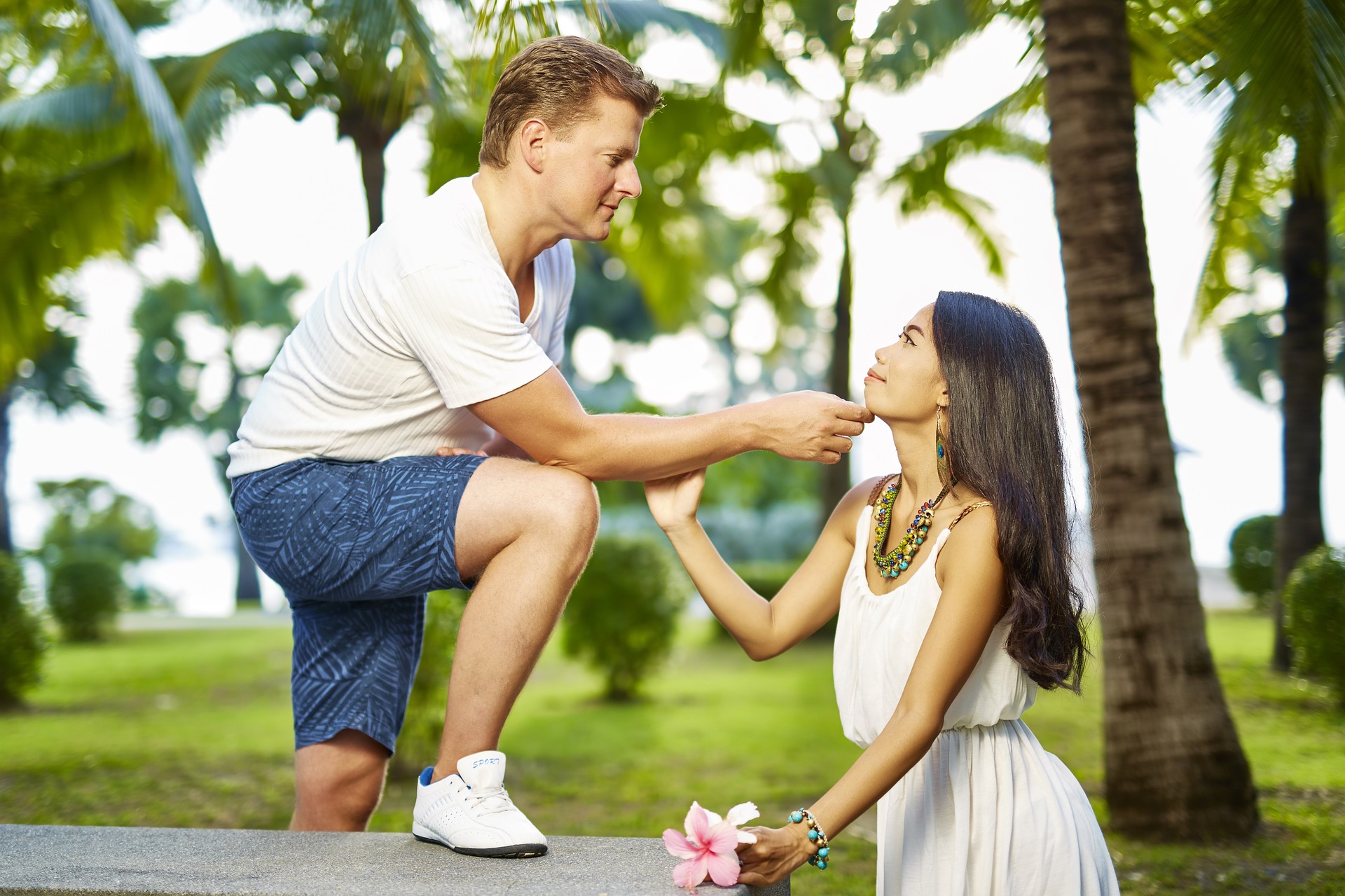 既婚男性が絶対に手放したくない女性の特徴と妻よりも最後の女だと一生離したくない女性になる方法│ココロサプリ