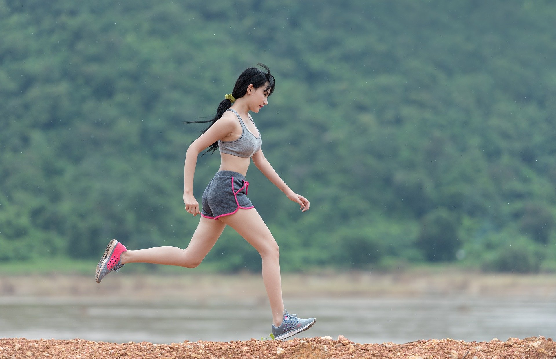 ツインレイ女性は天然で美しい！女神のような純粋な性格や見た目の特徴とモテる理由・孤独と闇と覚醒に向けて綺麗になる理由まで完全紹介│ココロサプリ